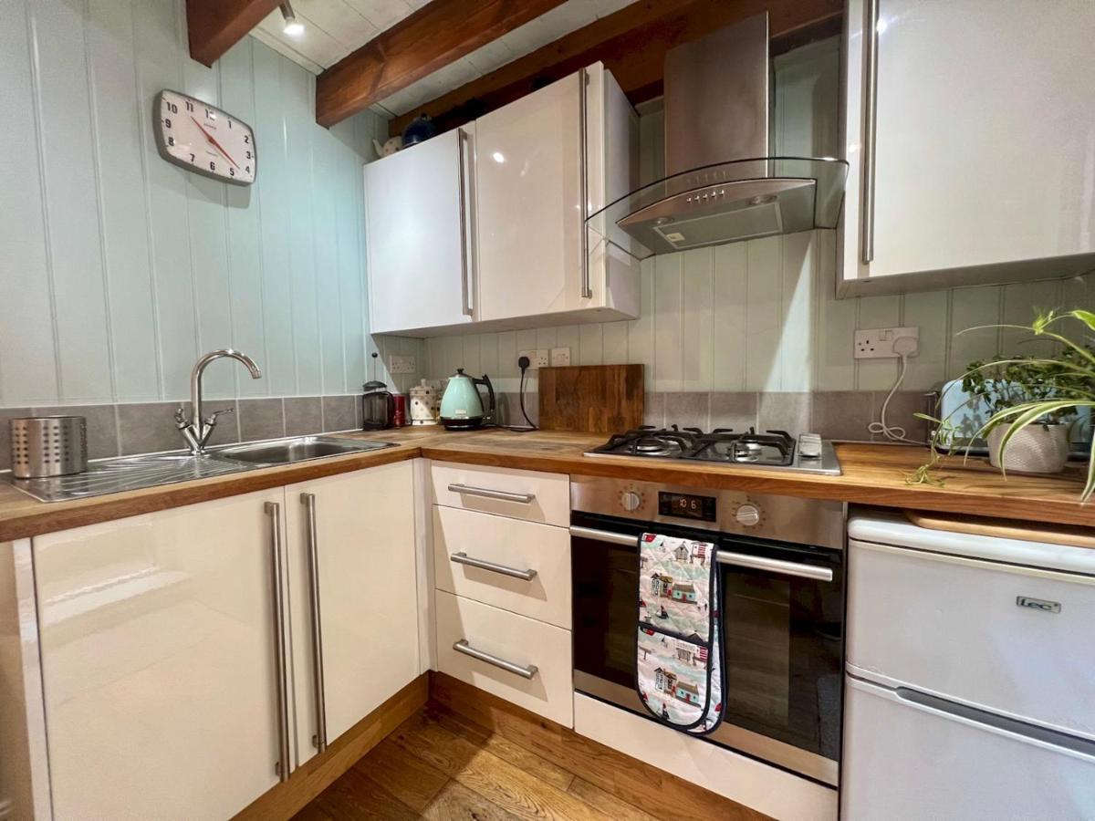 Pass The Keys 64 Church Street Characterful 2-Bed Cottage In The Heart Of Town Kingsbridge  Kültér fotó