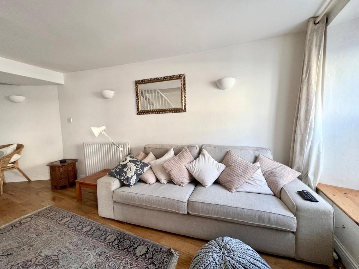 Pass The Keys 64 Church Street Characterful 2-Bed Cottage In The Heart Of Town Kingsbridge  Kültér fotó