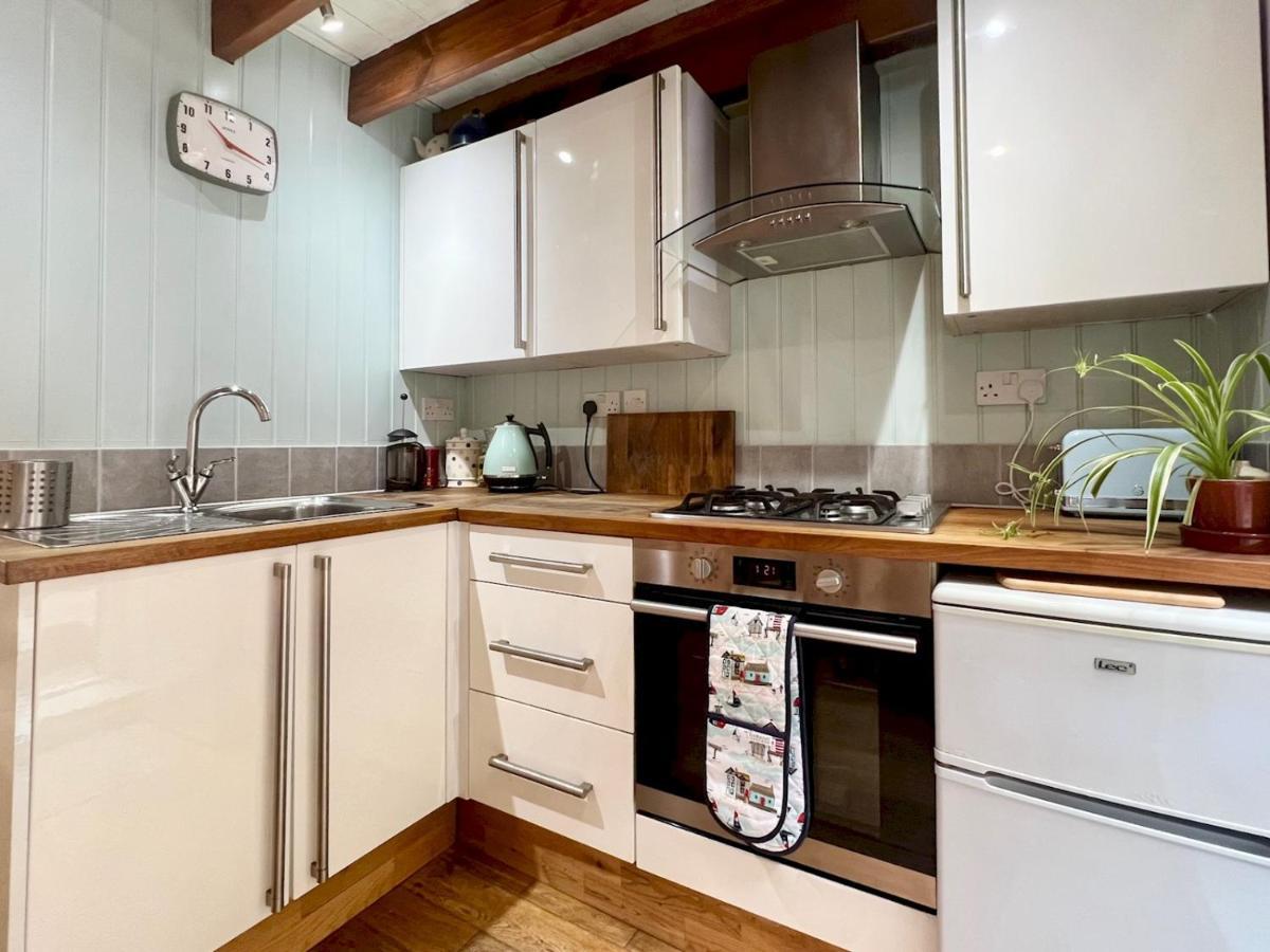 Pass The Keys 64 Church Street Characterful 2-Bed Cottage In The Heart Of Town Kingsbridge  Kültér fotó