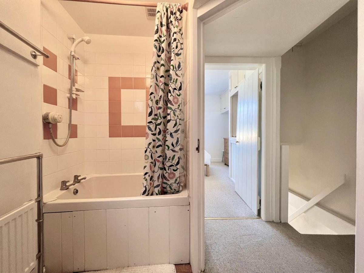 Pass The Keys 64 Church Street Characterful 2-Bed Cottage In The Heart Of Town Kingsbridge  Kültér fotó
